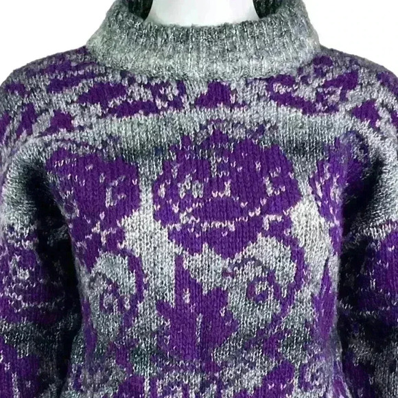 Evian Ltd. Vintage Knitted Floral Sweater - Picture 5 of 10